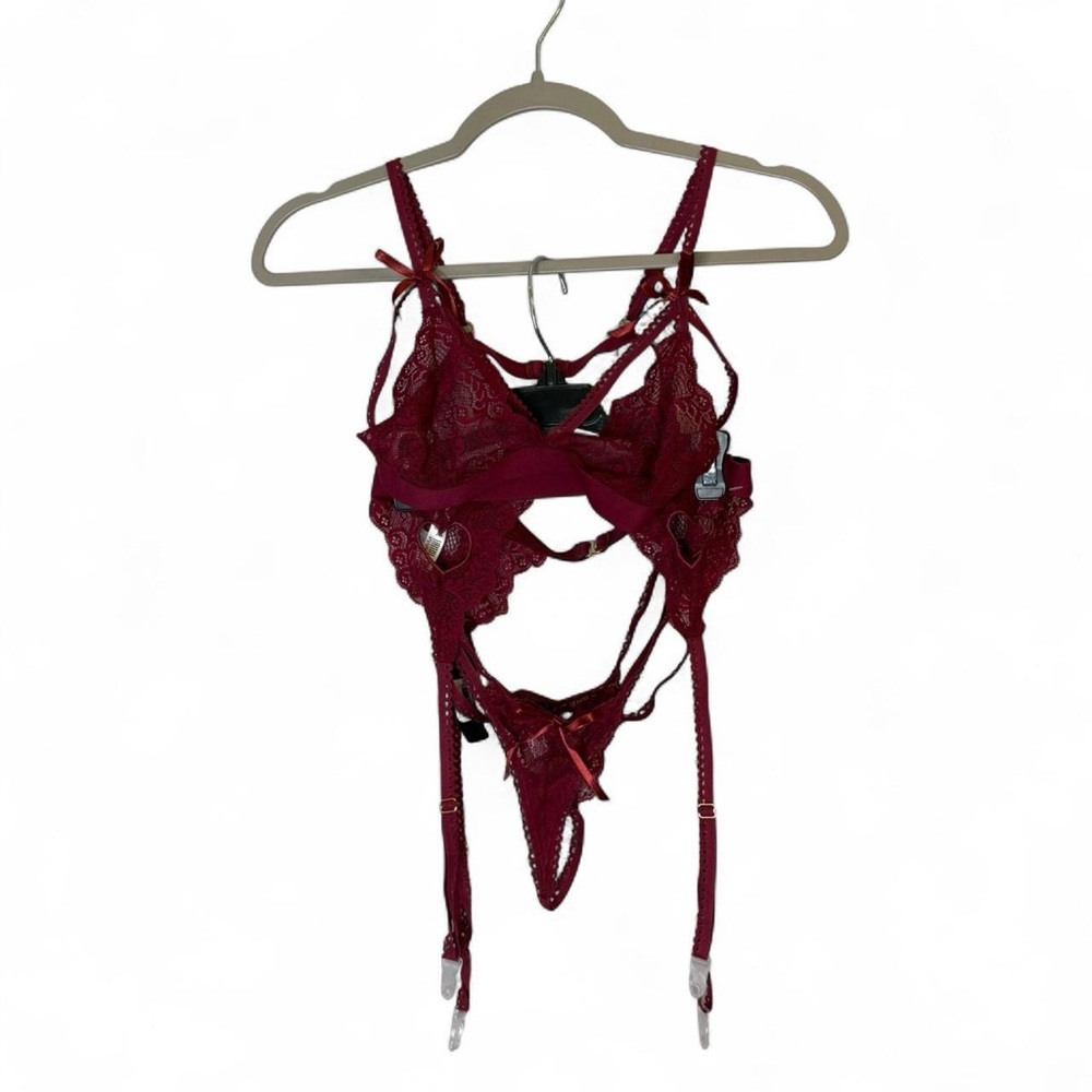 NWT Mapalé Larissa Heart Cutout Burgundy 3 Piece Bra/Garter/Thong Set, Size M/L. - Picture 3 of 5